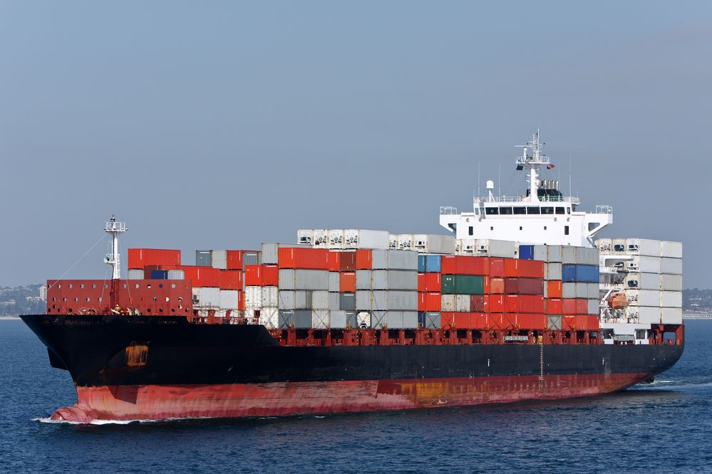Flowers & Power: Putting the brakes on container ship pollution