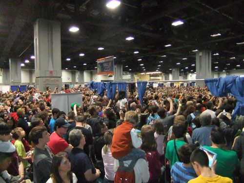 crowd1a.jpg crowd1a.jpg